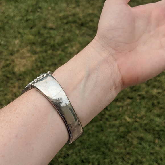 💕Host Pick💕 Bling Cocktail Bracket Bracelet - Picture 3 of 9